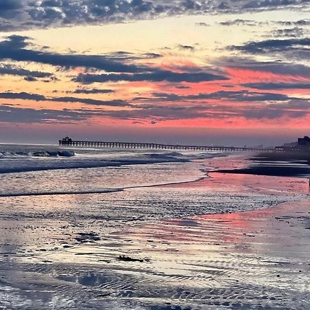 Beautiful Beachfront-Oceanfront First Floor 2Br 2Ba Condo In Cherry Grove, North Myrtle Beach! Renovated With A Fully Equipped Kitchen, 3 Separate Beds, Pool, Private Patio & Steps To The Sand! Bagian luar foto