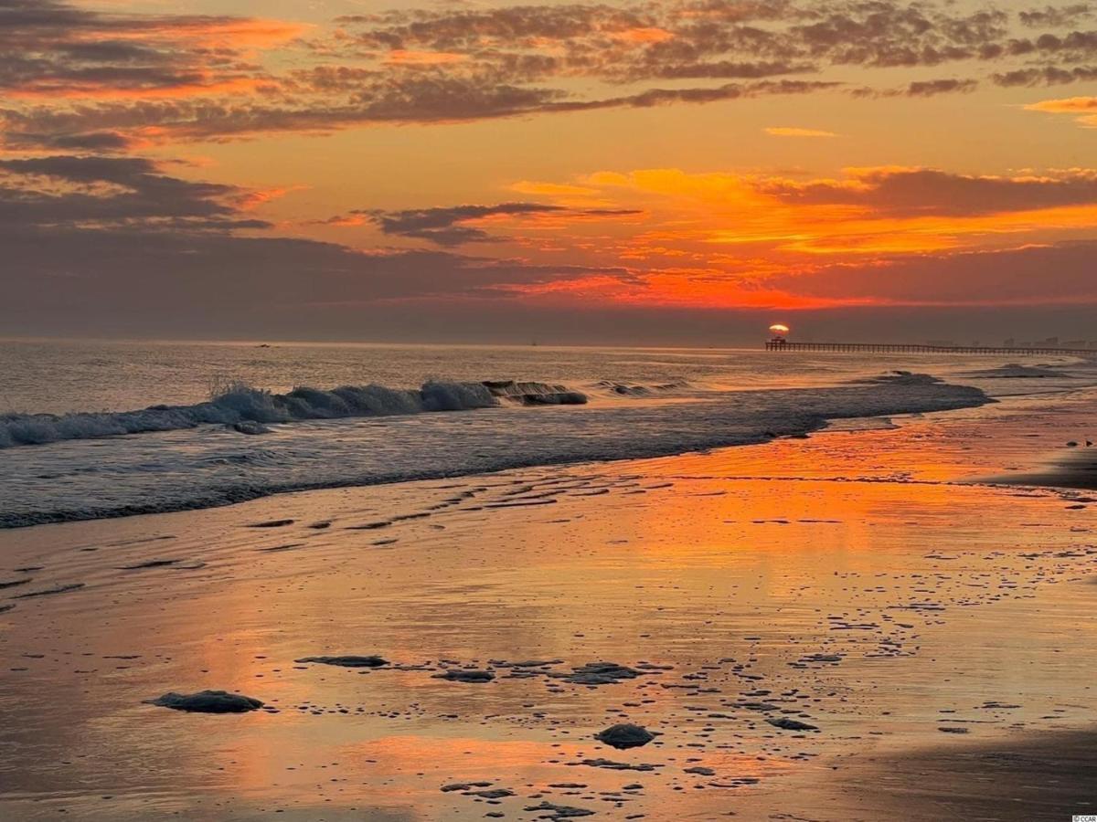 Beautiful Beachfront-Oceanfront First Floor 2Br 2Ba Condo In Cherry Grove, North Myrtle Beach! Renovated With A Fully Equipped Kitchen, 3 Separate Beds, Pool, Private Patio & Steps To The Sand! Bagian luar foto